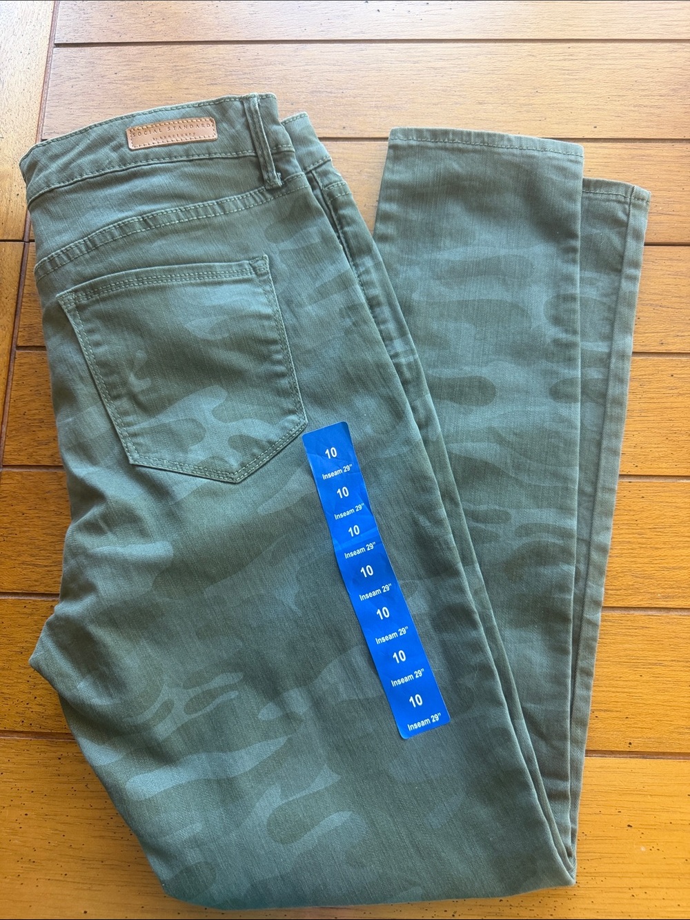Sanctuary Olive Green Camo Slim Straight Jeans NWOT Size 10